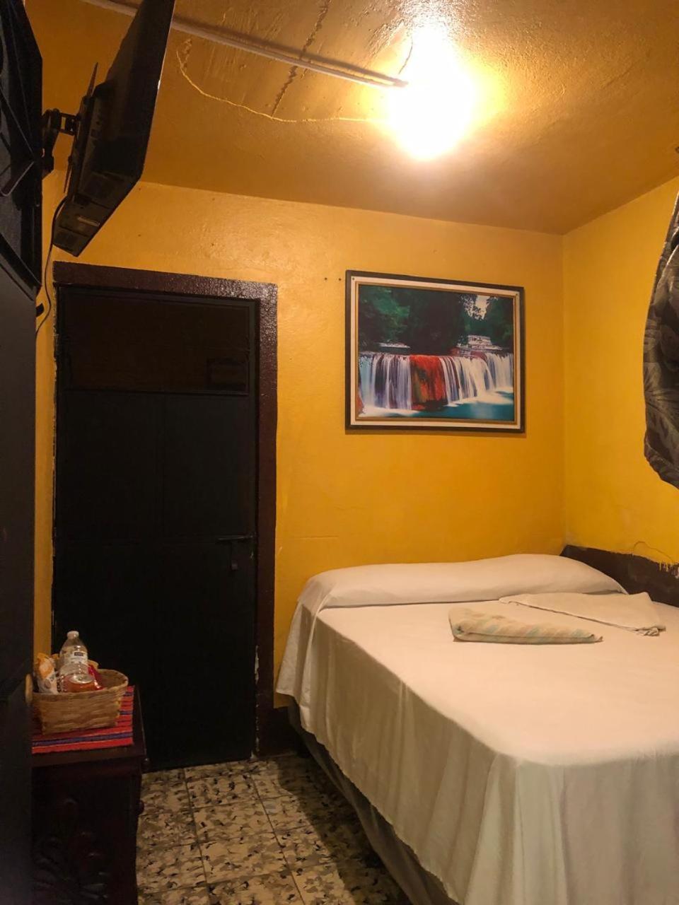 Hotel Alma Maya Antigua Exterior foto